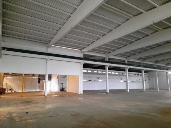 Complexo Industrial com 31.413m2 na Beloura