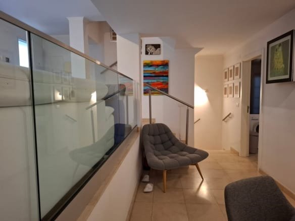 Moradia T3 no Monte Estoril, mobilada e equipada