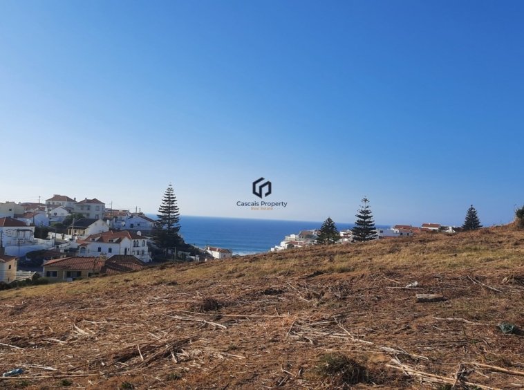 Terreno Urbano com Vistas Incríveis nas Azenhas do Mar