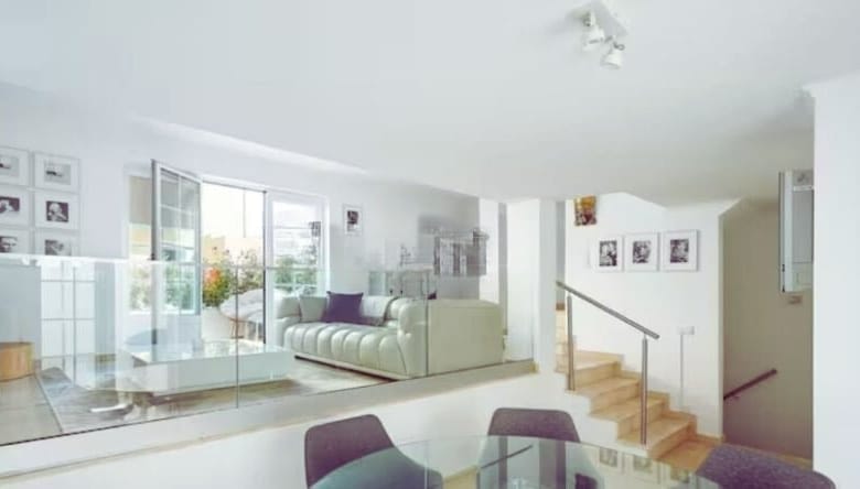 Moradia T3 no Monte Estoril, mobilada e equipada