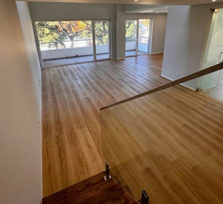 Apartamento T3+1, Novo em Carcavelos
