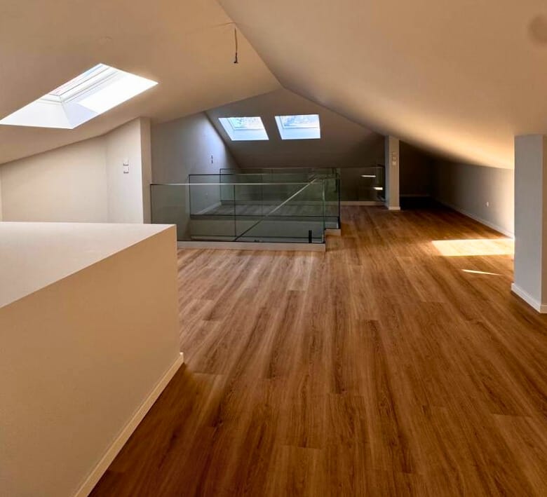 Apartamento T3+1, Novo em Carcavelos