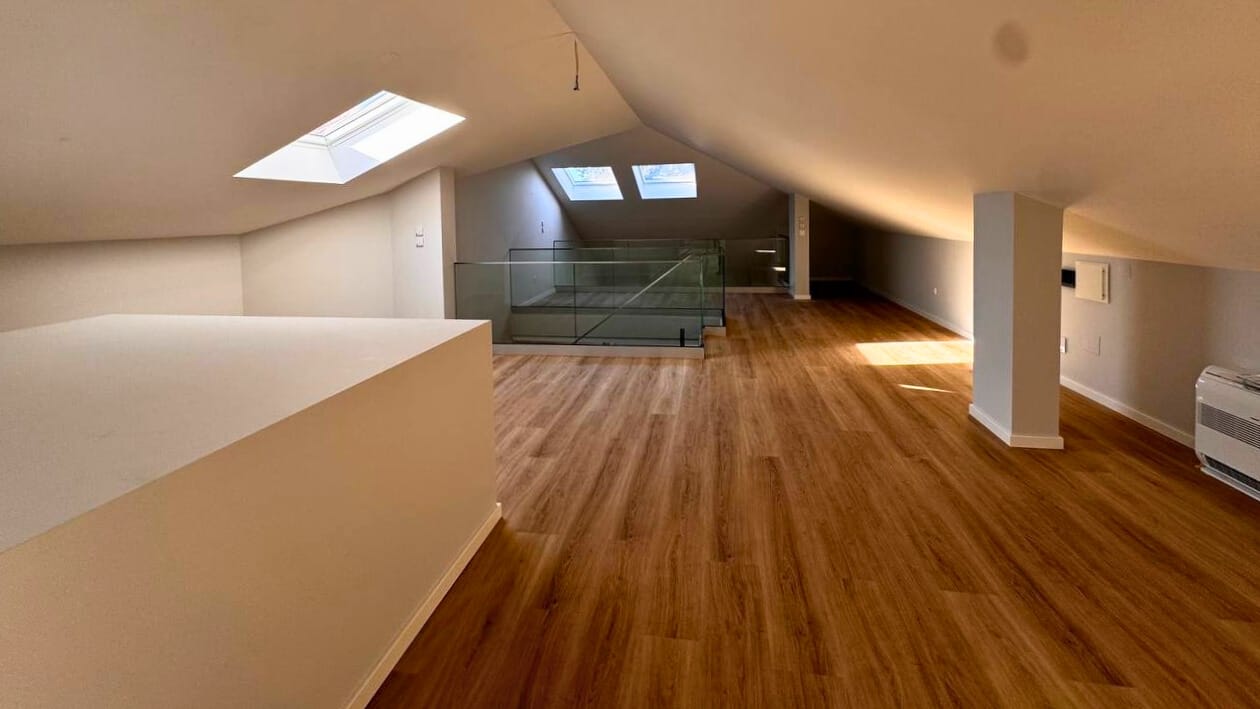 Apartamento T3+1, Novo em Carcavelos