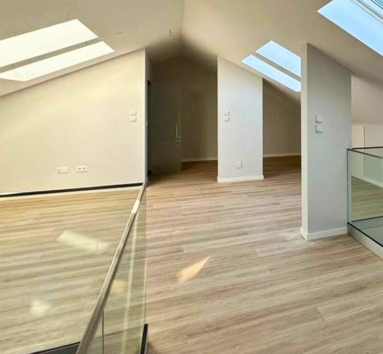 Apartamento T3+1, Novo em Carcavelos