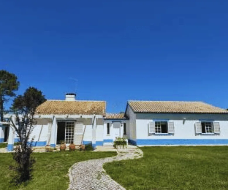 Quinta em Azeitão com 3ha e Casa T4 com 299m2