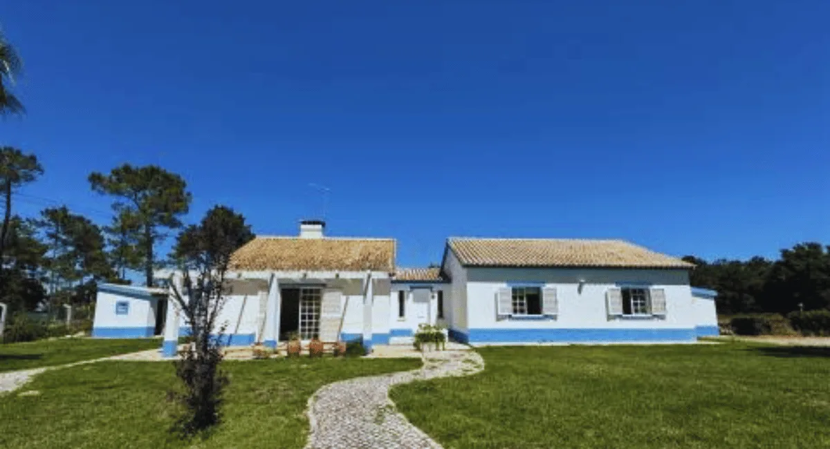 Quinta em Azeitão com 3ha e Casa T4 com 299m2