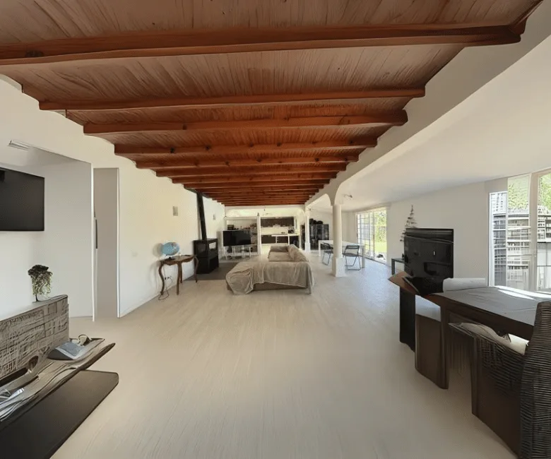 Quinta em Azeitão com 3ha e Casa T4 com 299m2