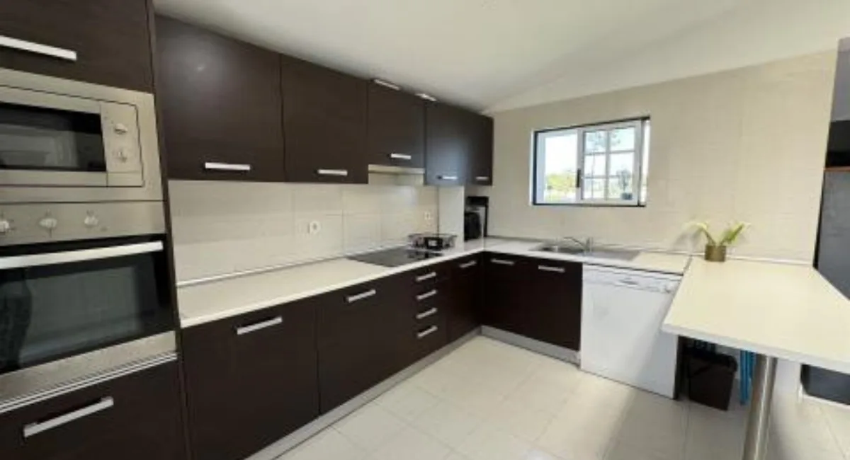 Quinta em Azeitão com 3ha e Casa T4 com 299m2