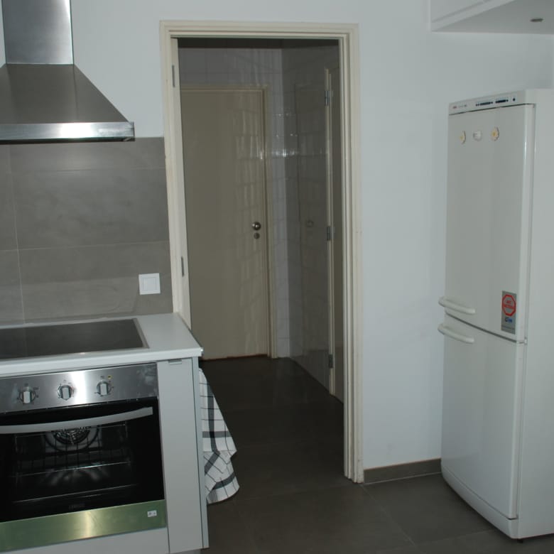 Casa T6 de arquitetura modernista estilo racionalista em Cascais