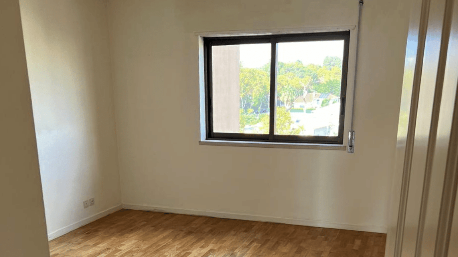 Apartamento T2 Arrendar em Cascais Av. 25 de Abril