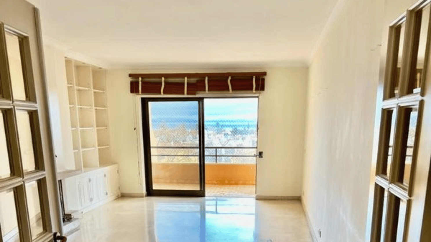 Sala Apartamento T2na 25 de abril em Cascais para arrendar