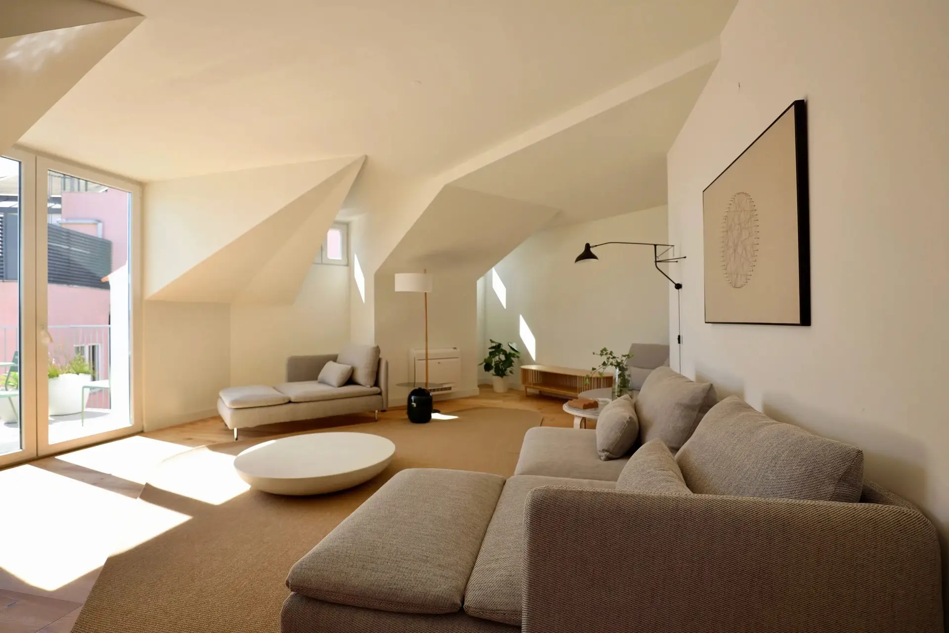 Arrendamento de Apartamento T2, 90m2 requintadamente mobilado